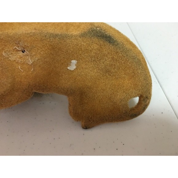 Vintage Lion Tan Felt covered with fur mane, 10" mouth closed and laying down - Picture 8 of 9